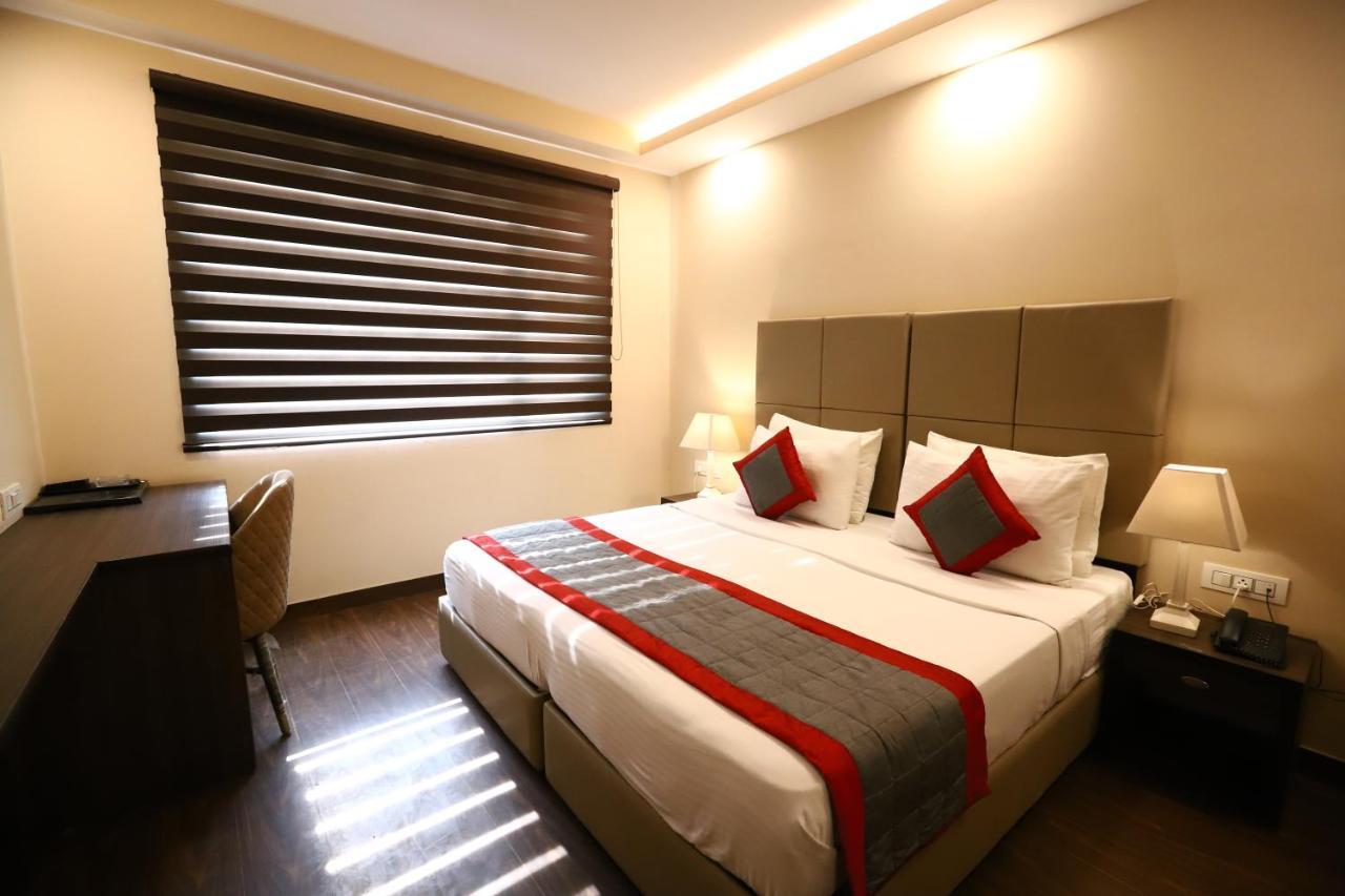 Hotel Azulo Inn Bhikaji Cama Place Delhi - Couple Friendly Local Ids Accepted Нью-Дели Экстерьер фото