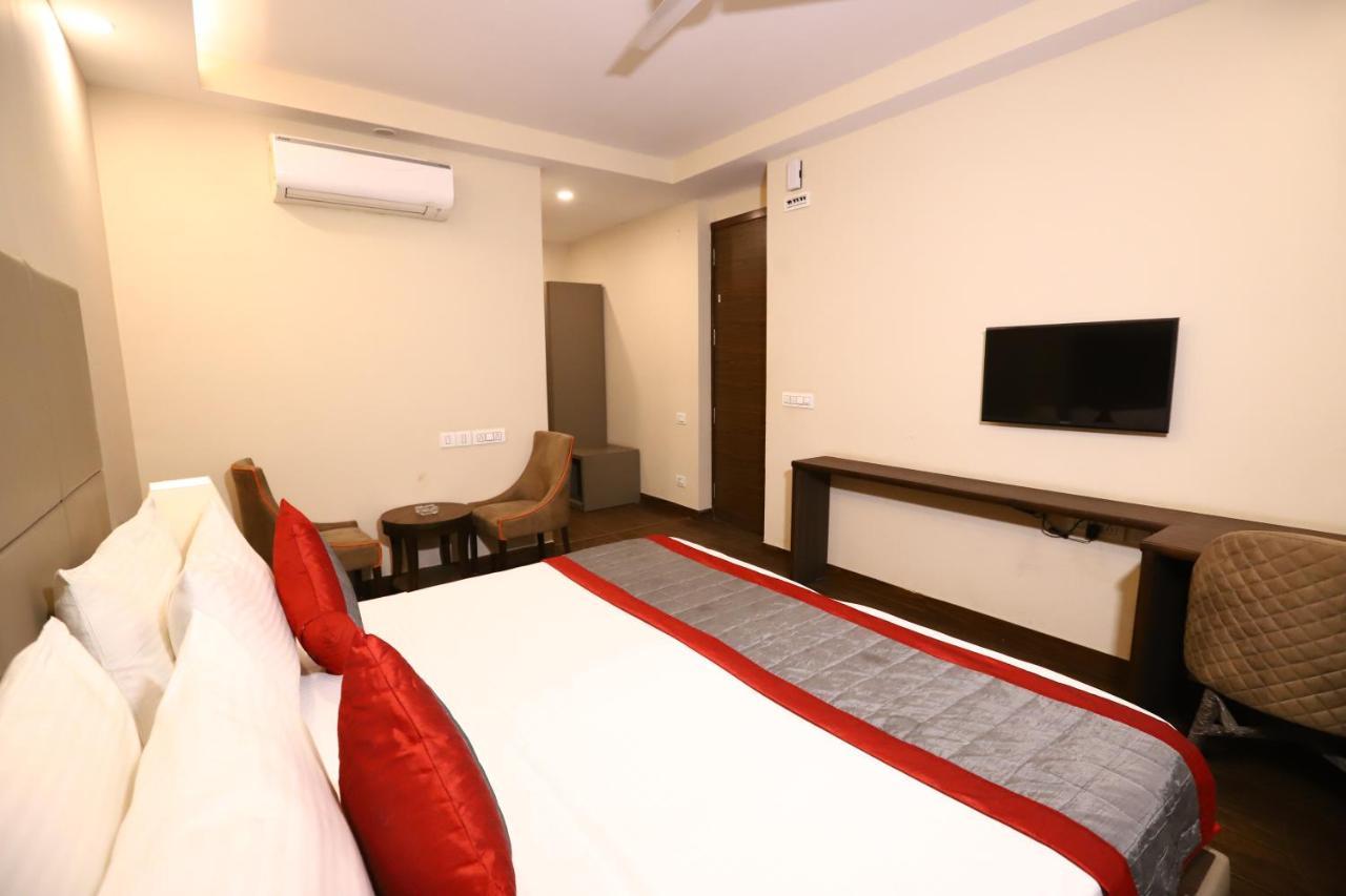 Hotel Azulo Inn Bhikaji Cama Place Delhi - Couple Friendly Local Ids Accepted Нью-Дели Экстерьер фото