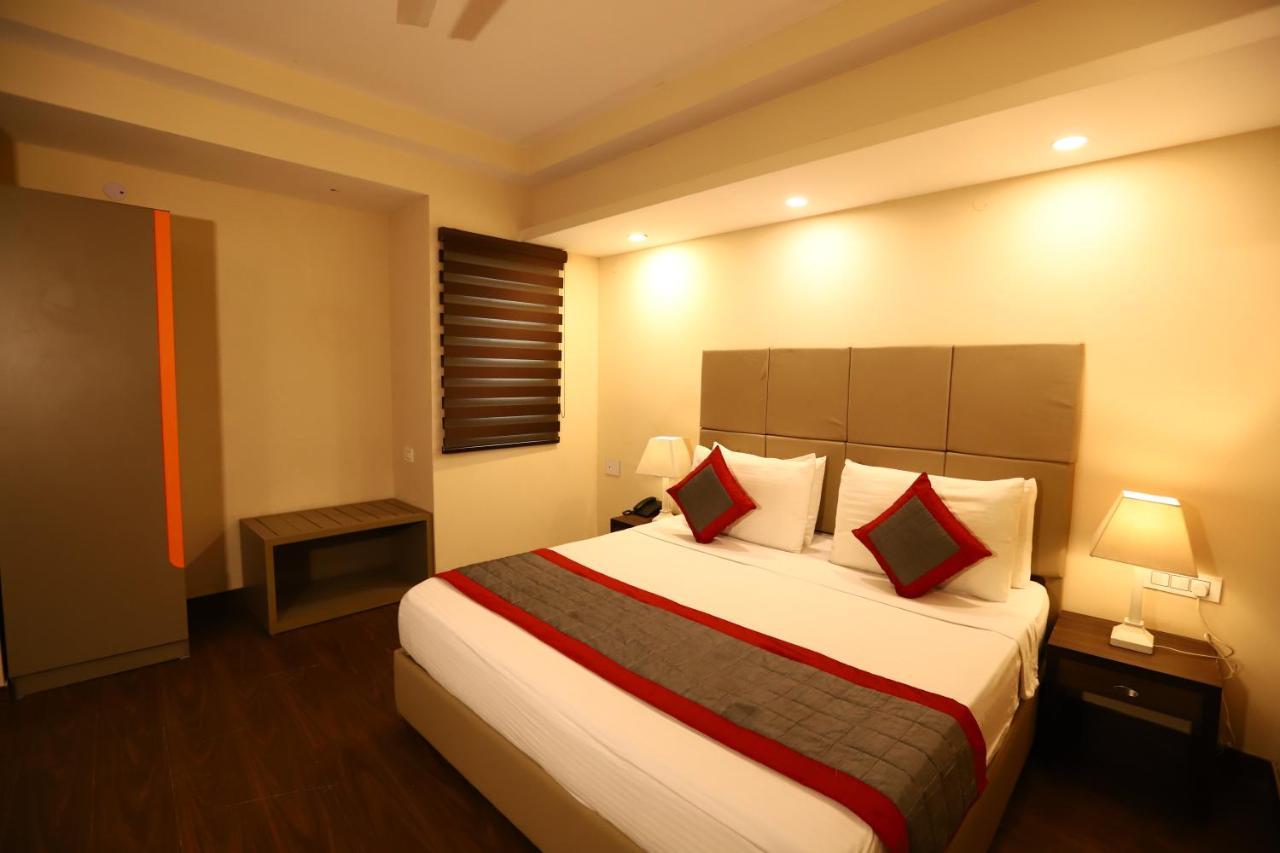 Hotel Azulo Inn Bhikaji Cama Place Delhi - Couple Friendly Local Ids Accepted Нью-Дели Экстерьер фото